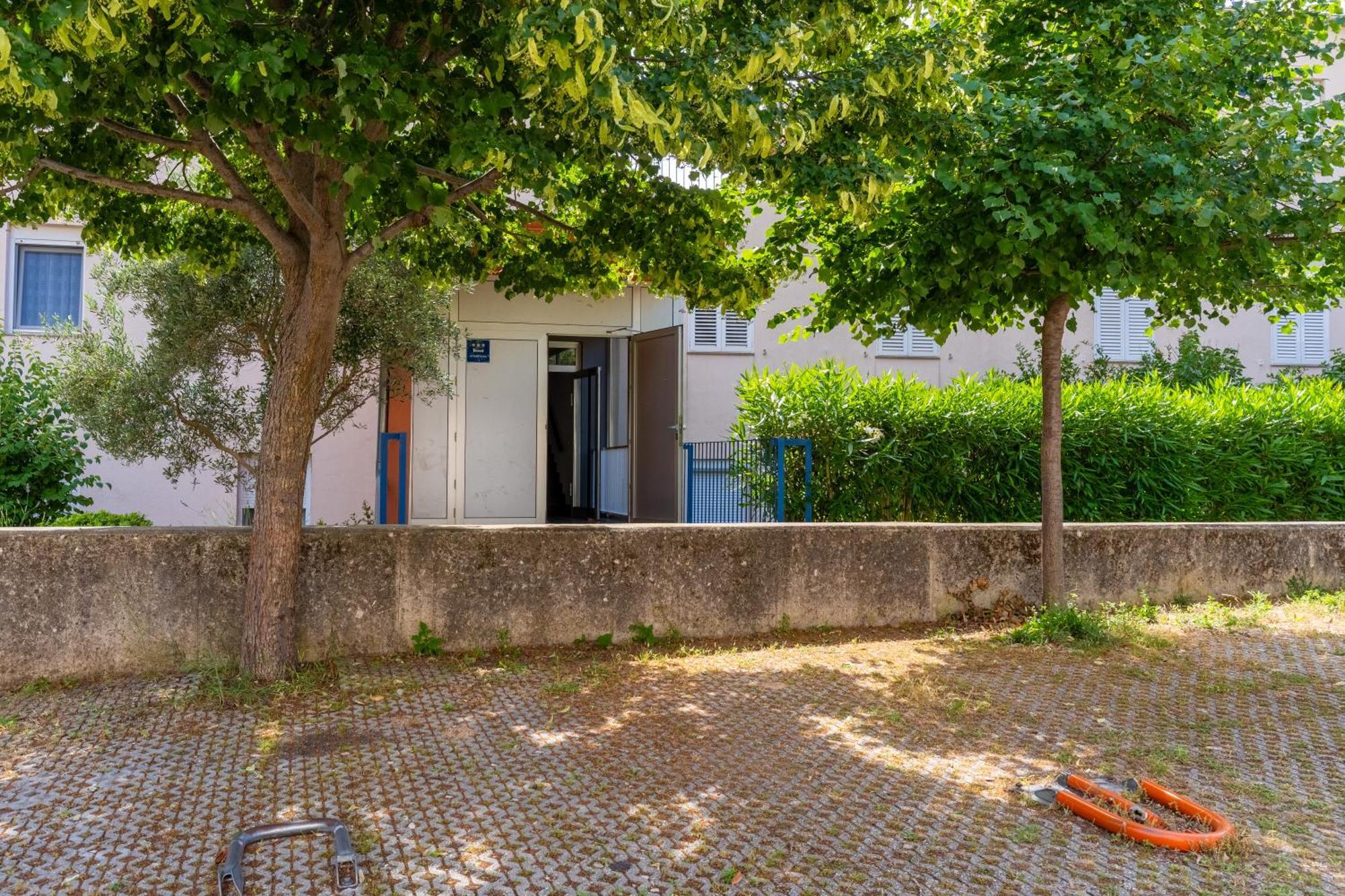 Apartman Laura Cres Exteriör bild